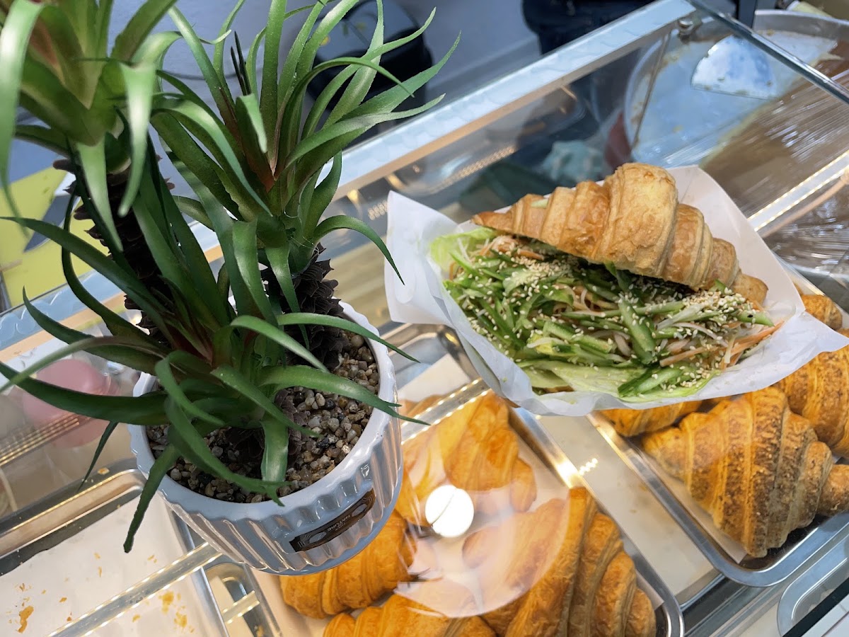 Adicto Cafe — photograph 6