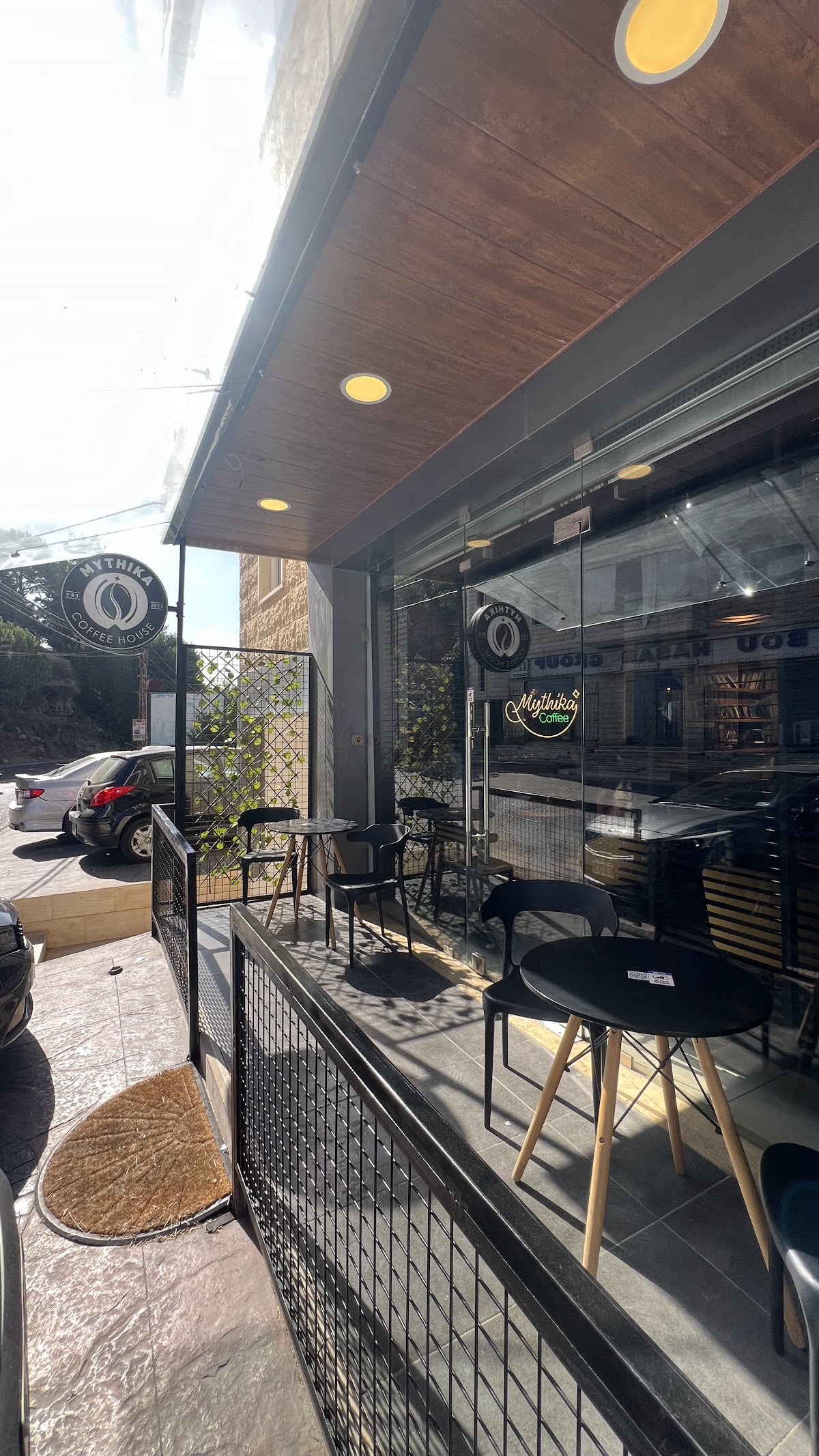 Mythika Coffeehouse — photograph 5