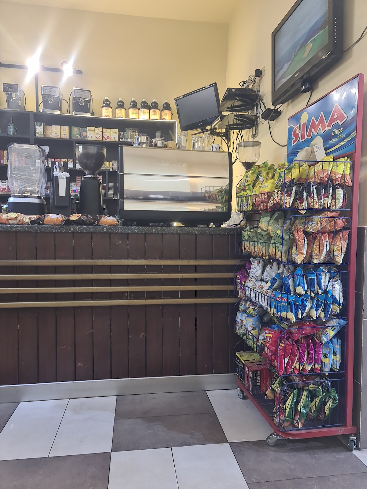 Mr. Shakes Coffee Shop — photograph 4