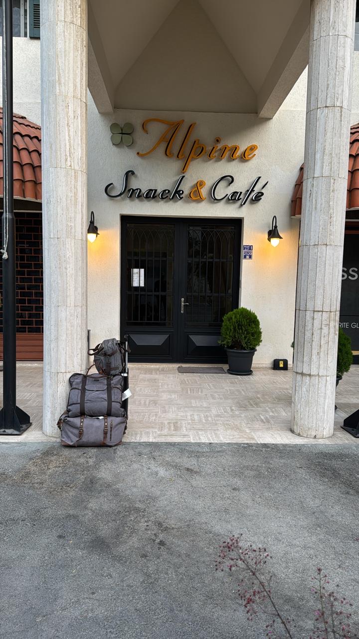 Alpine hotel — photograph 6