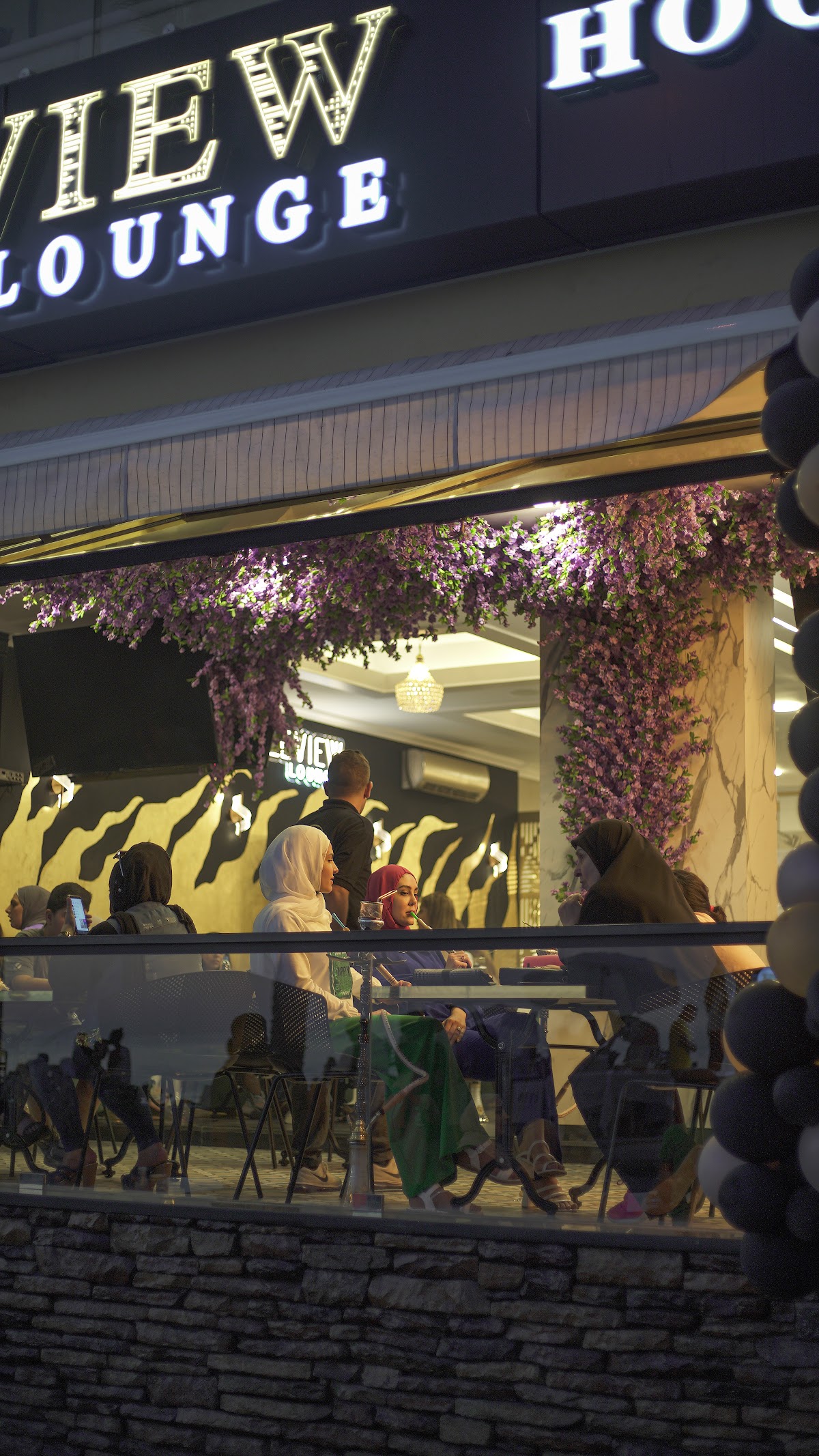 Le View Lounge — photograph 3