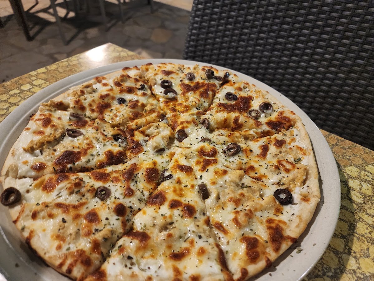 Giorgio’s Pizza House Dhour Chweir — photograph 2