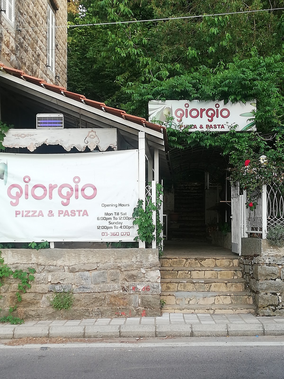 Giorgio’s Pizza House Dhour Chweir — photograph 4