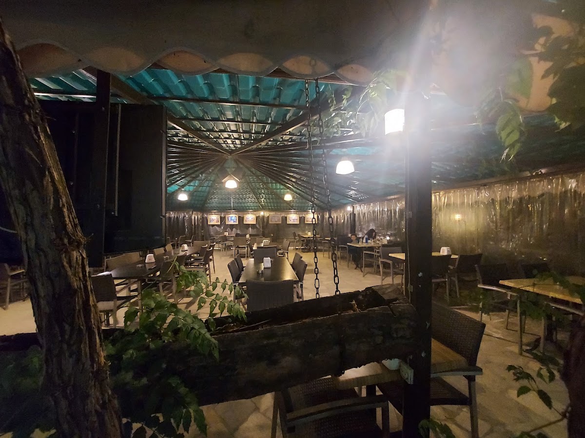 Giorgio’s Pizza House Dhour Chweir — photograph 6
