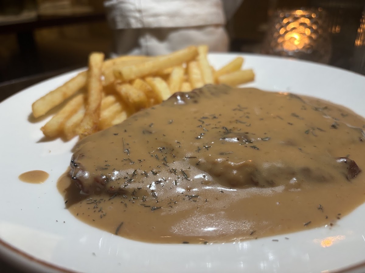 BoBo Fou Resto Bar — photograph 4
