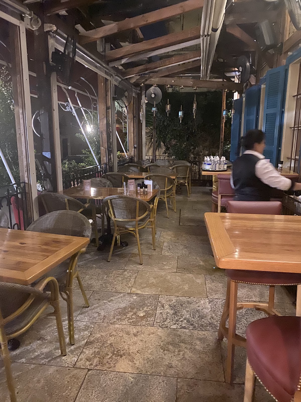 Santana - Resto Bar — photograph 4