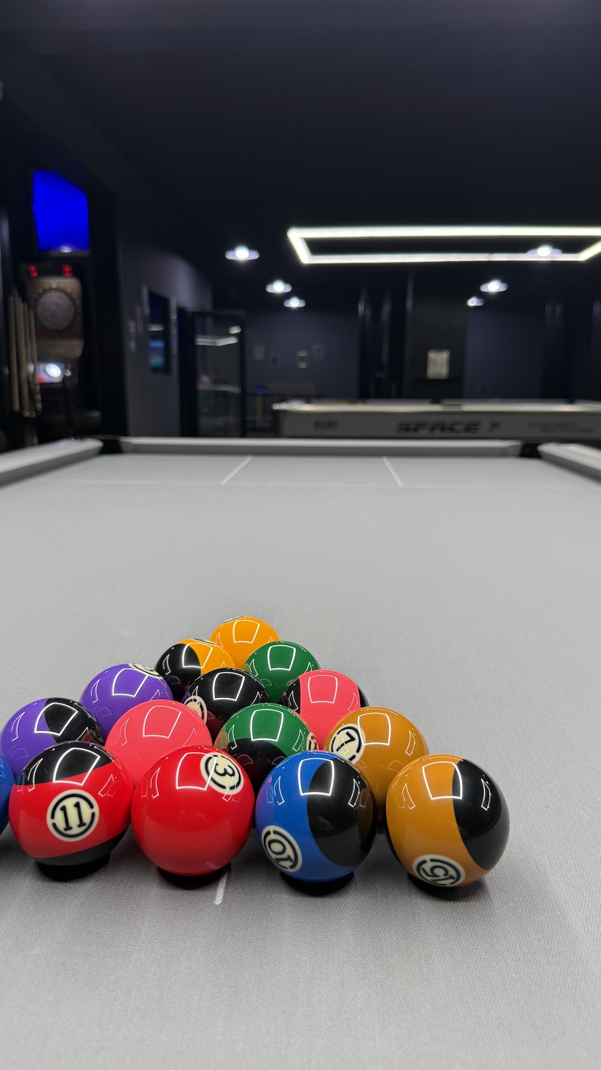 STRIKE ZONE BILLIARD LB — photograph 2