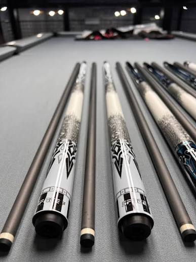 STRIKE ZONE BILLIARD LB — photograph 4
