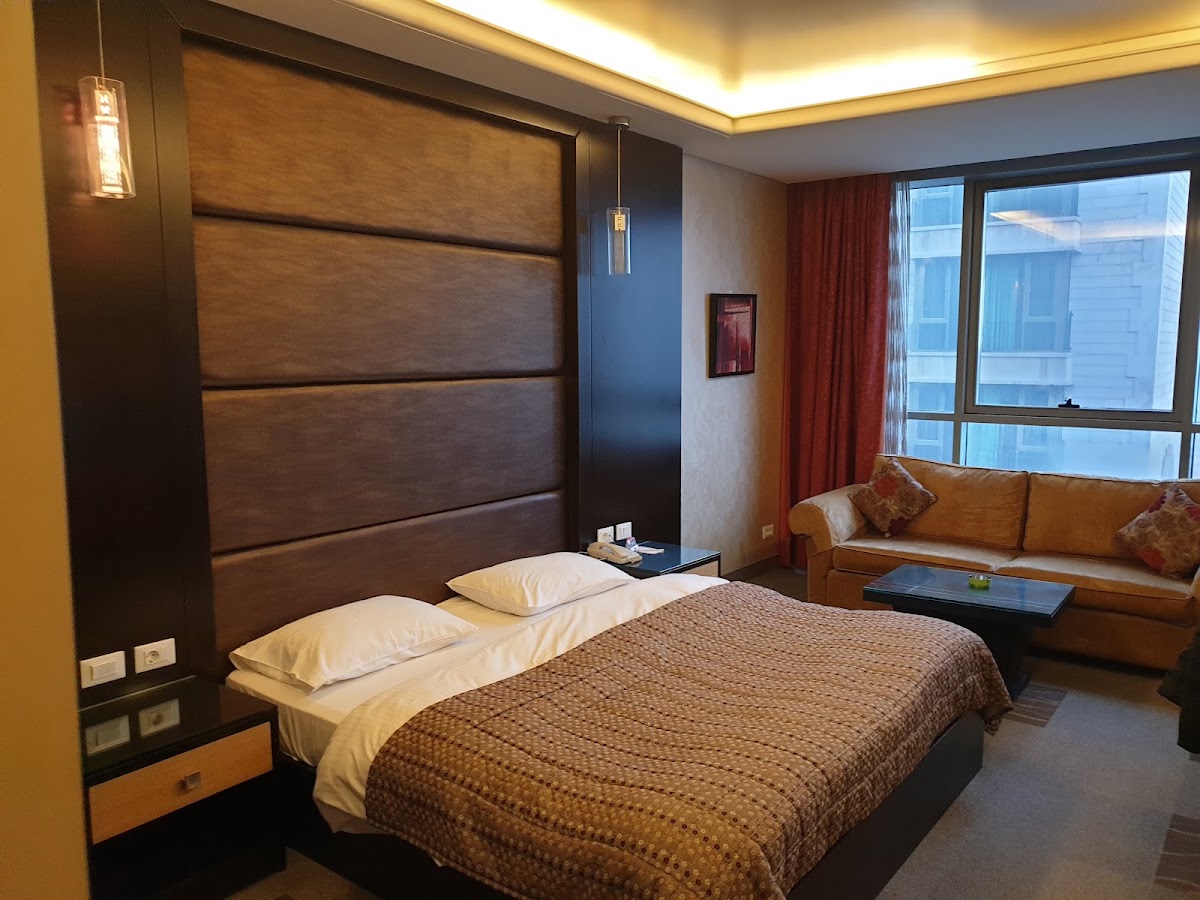 Elite Hotel and Spa — photograph 2