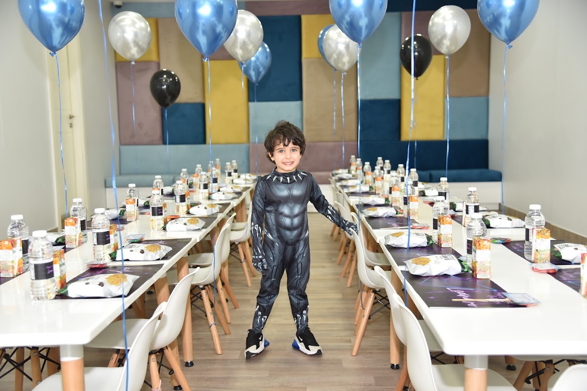 GLOW KIDS — photograph 6