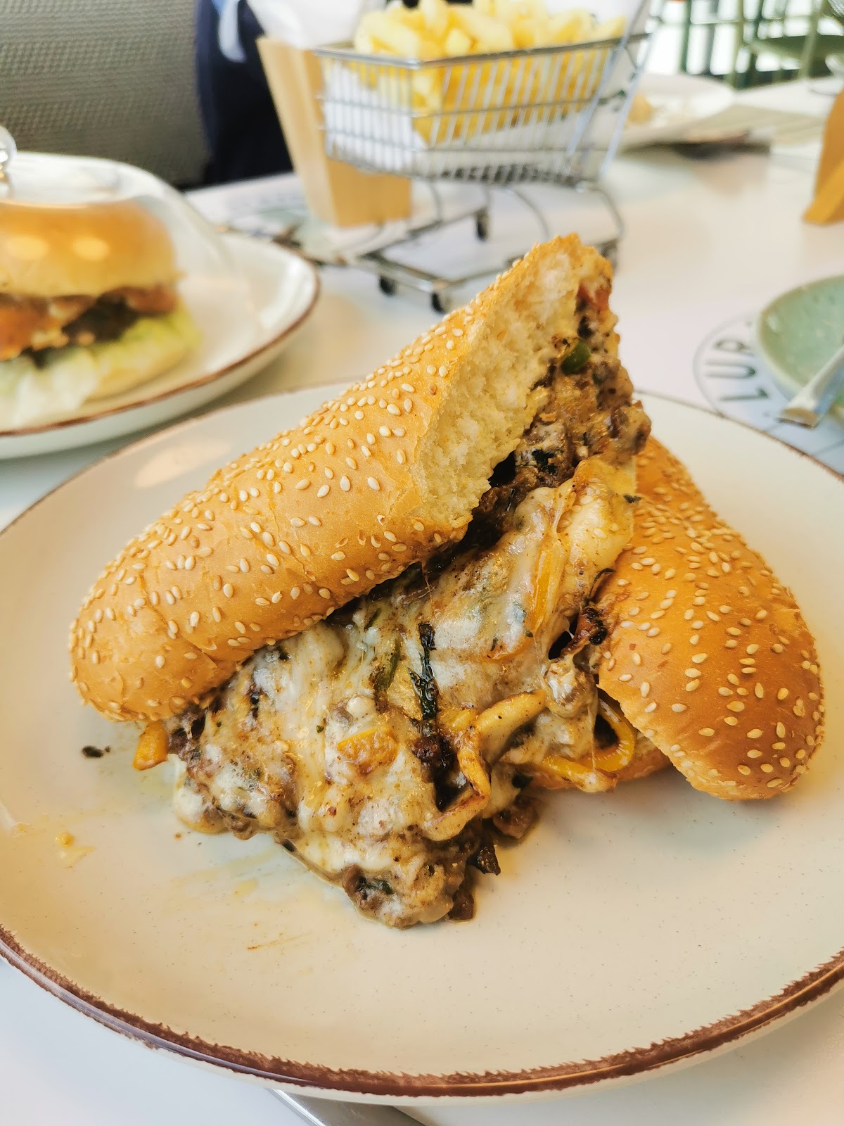 LURANA’S DINER & CAFE — photograph 3