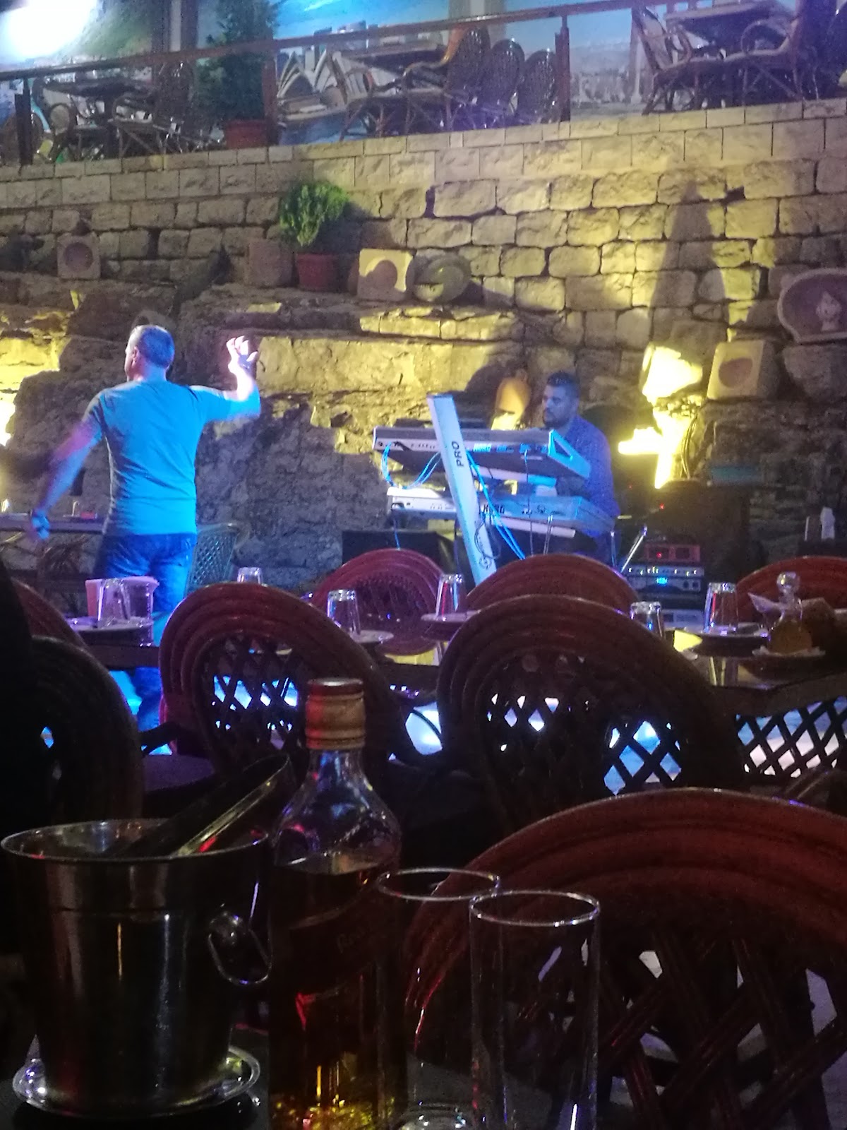lutecia cafe aley — photograph 2