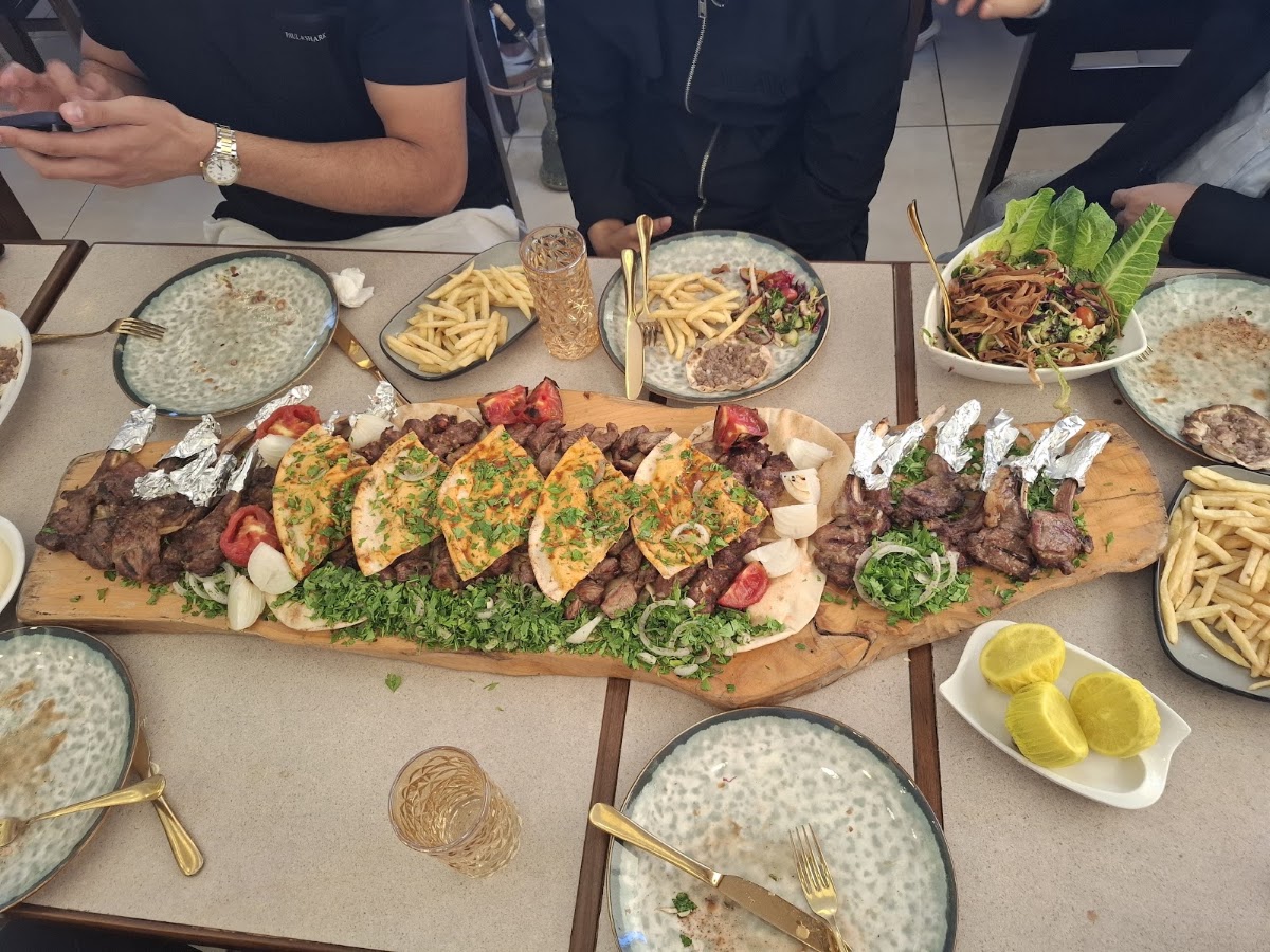 Sondos Restaurant — photograph 6