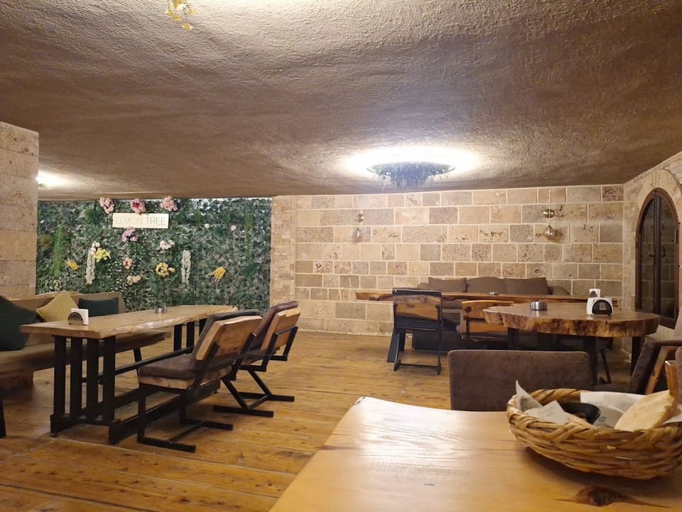 Lemon-Tree Resto-Cafe