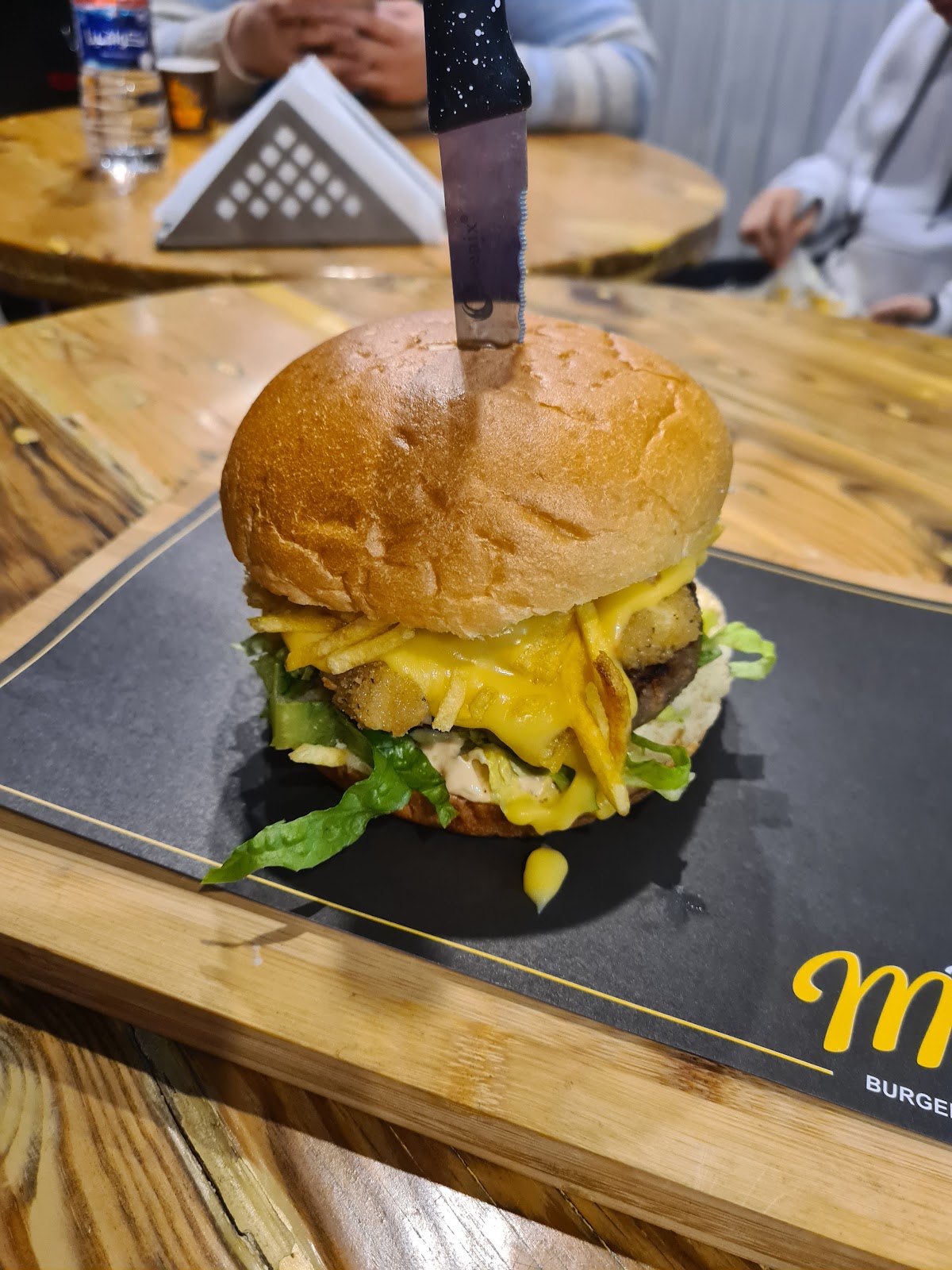 Mike’s burger house — photograph 2