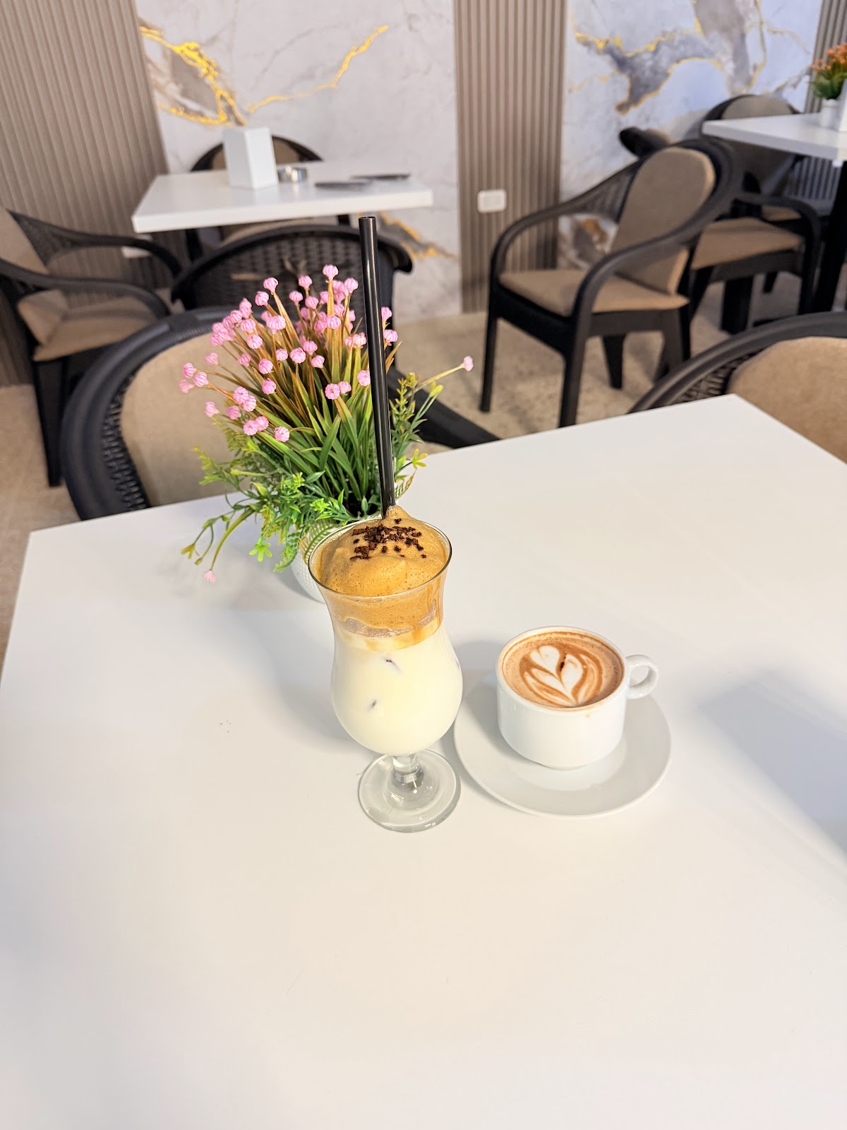 Layalina Coffeshop — photograph 3