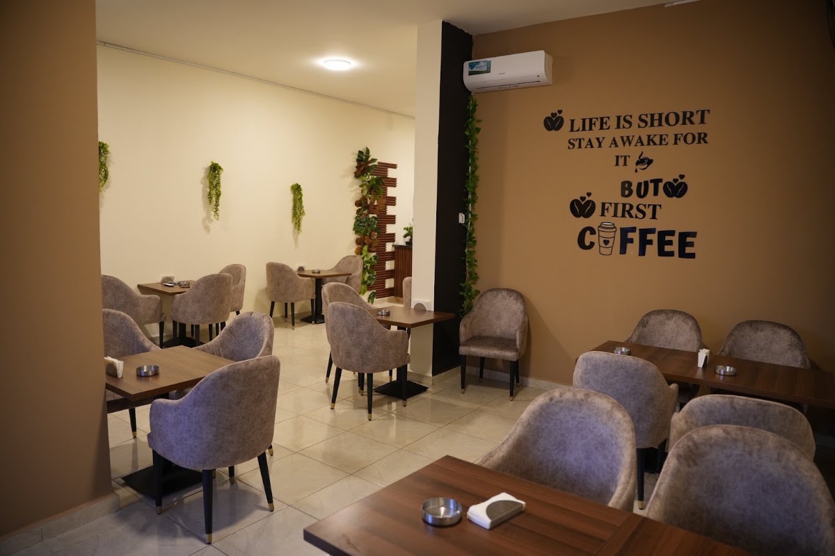 Cappuccino House and Accai — photograph 4