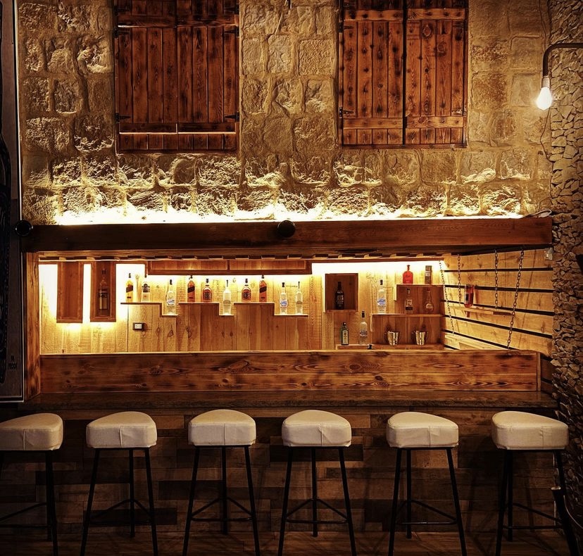 Shots pub — photograph 3
