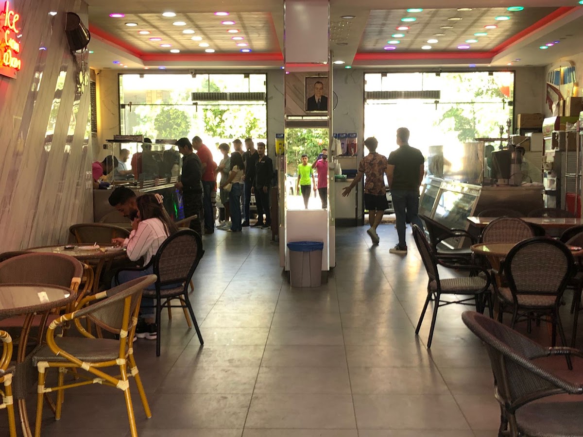 Iklim Cafe — photograph 4