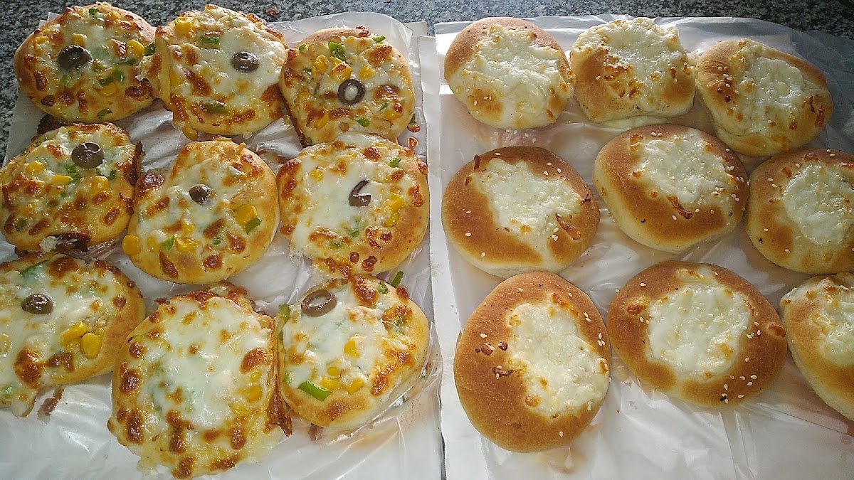 Bakery Molouk Al Pizza B Edaret Abdel Halim Al Laban — photograph 2