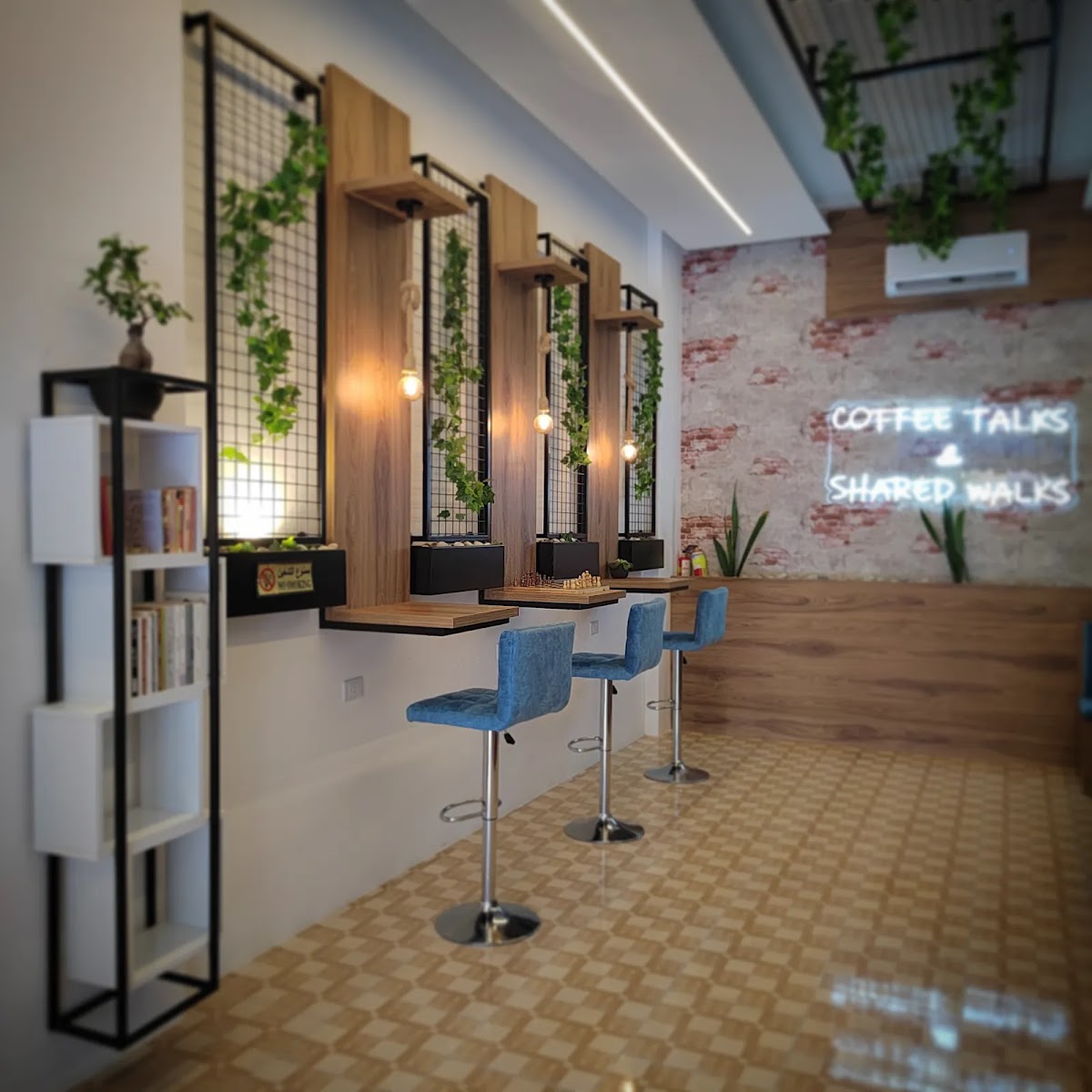COZEE COFFEEHOUSE — photograph 3