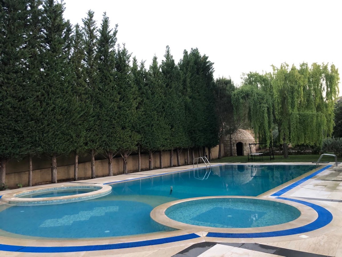 Rest & Guest — photograph 3
