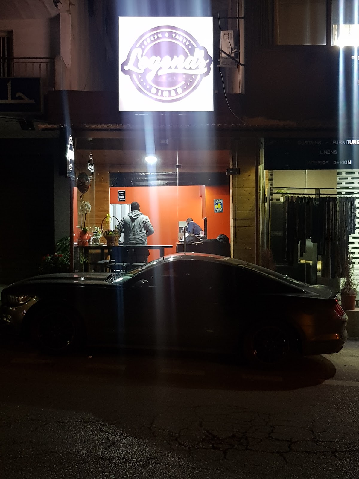 Legends Diner — photograph 2