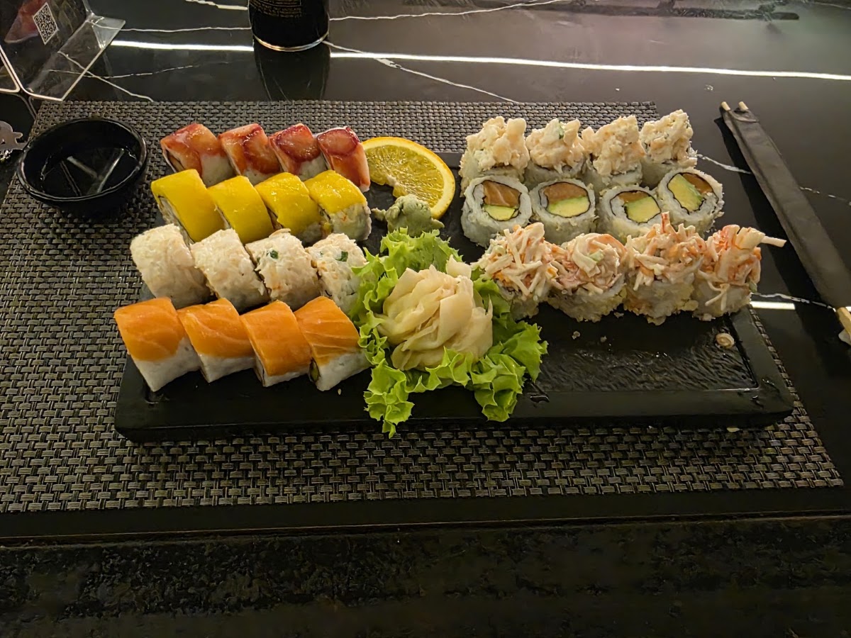 SushiHolic — photograph 2