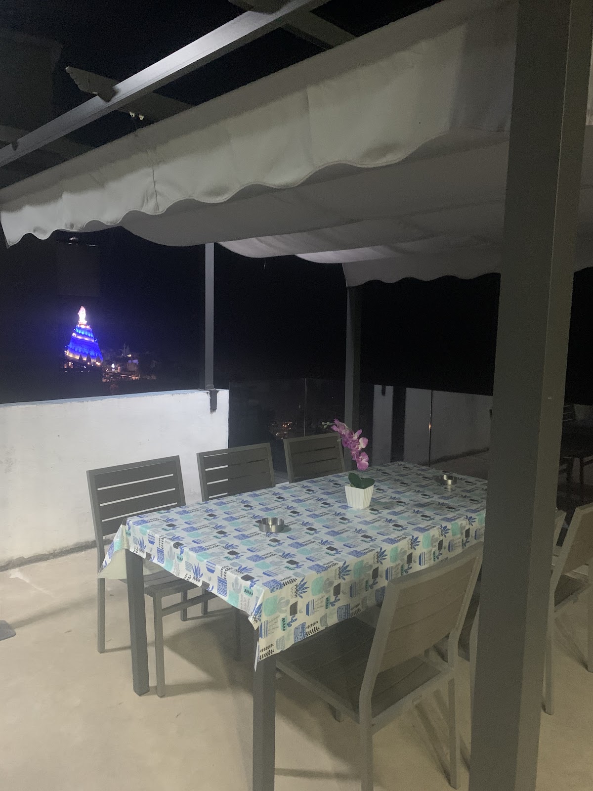 Twinzy cafe — photograph 4