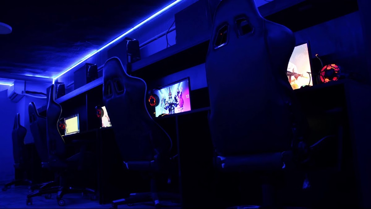 Extreme Gaming Lounge — photograph 2