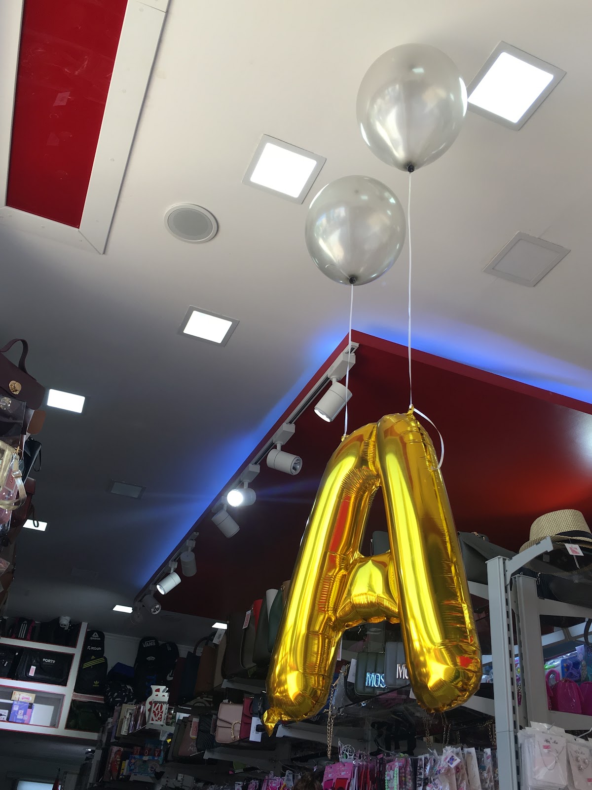 Top10 store — photograph 2