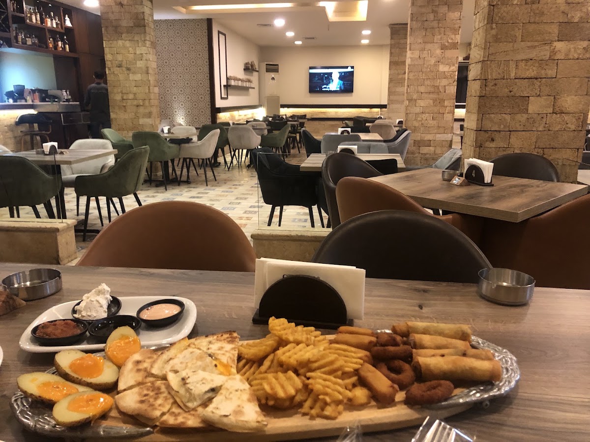 Sarnay RestoCafé&Bar — photograph 3
