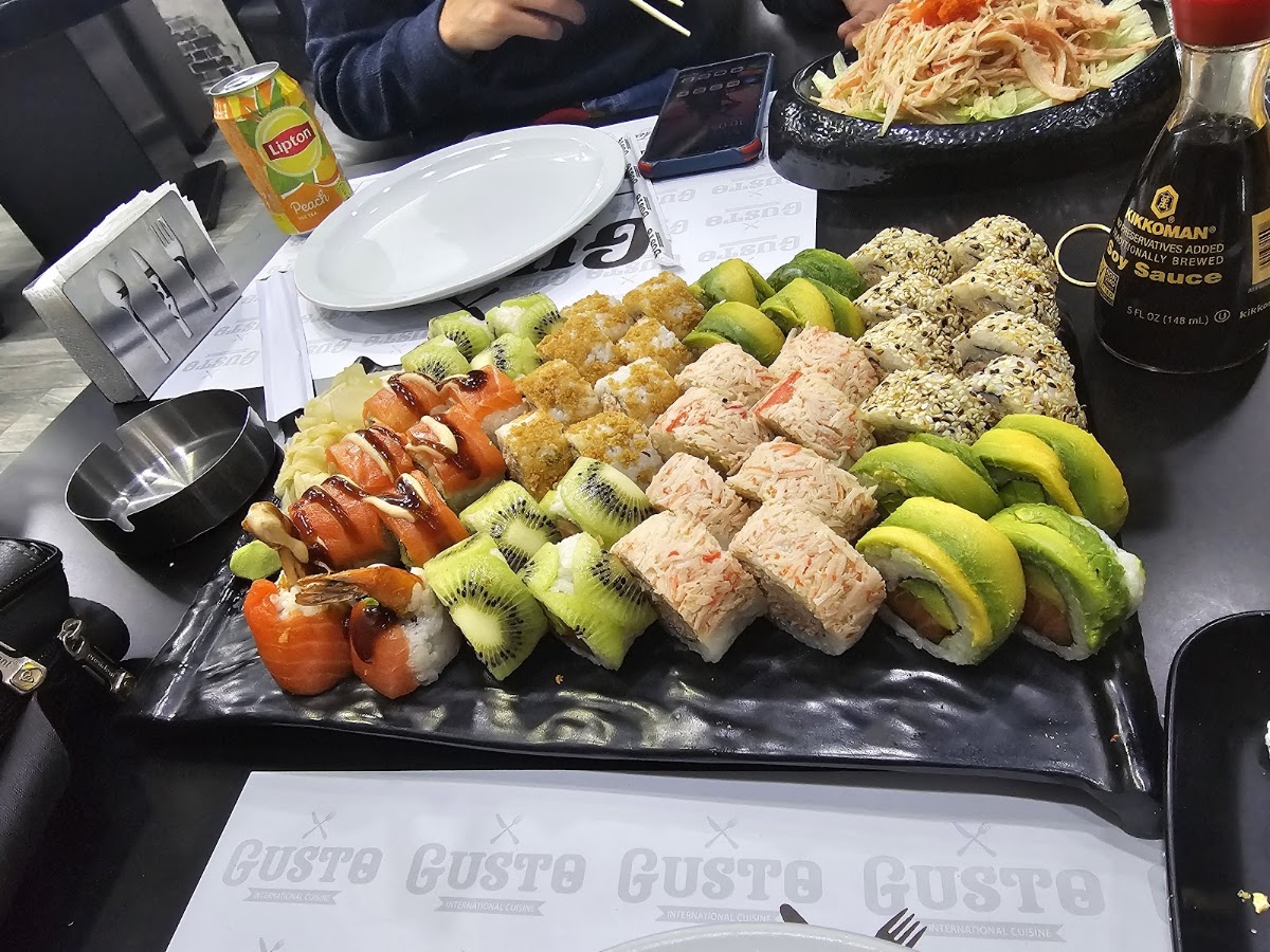 Gusto - International Cuisine — photograph 3