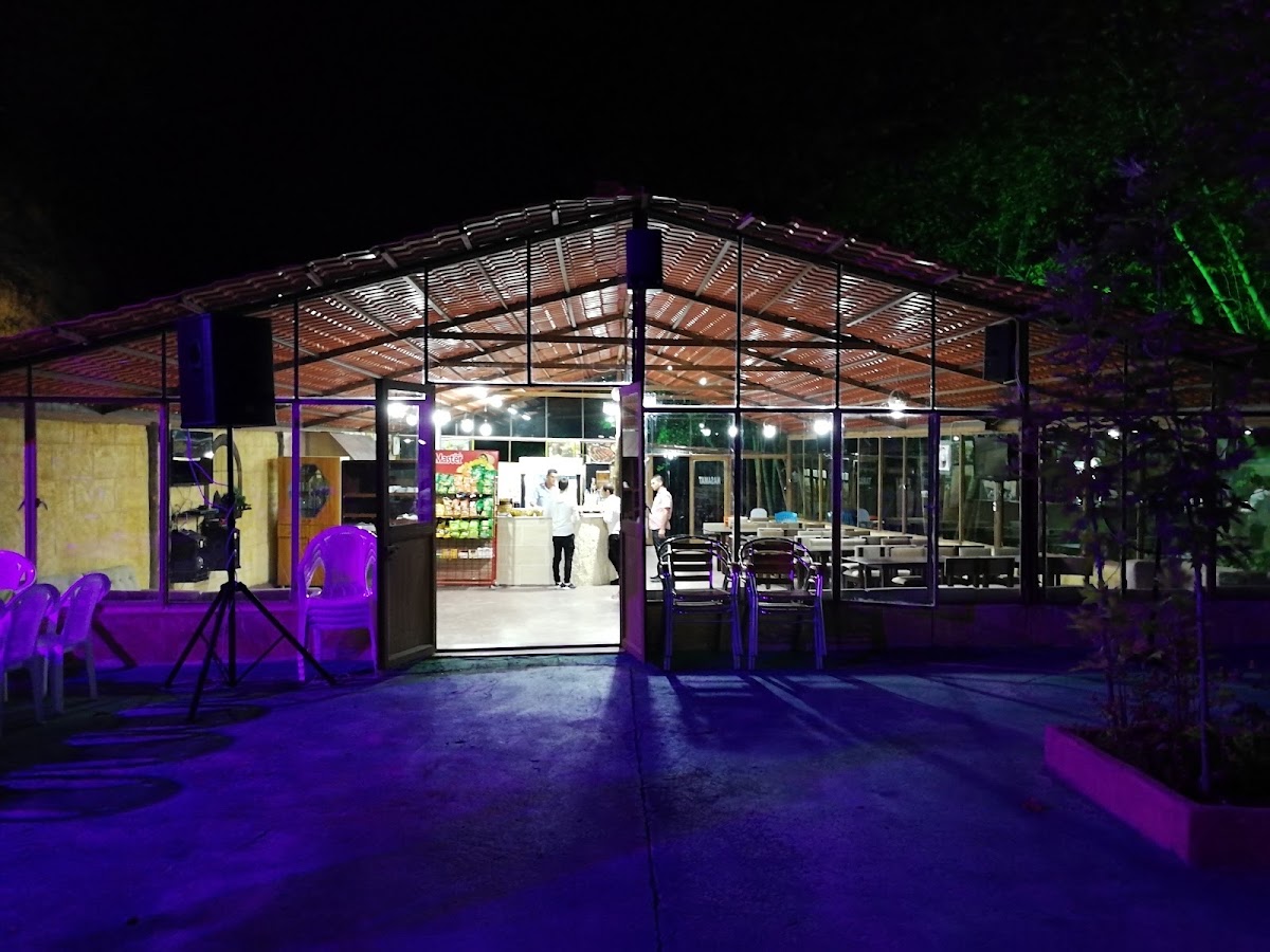 Nasamat Restaurant — photograph 4
