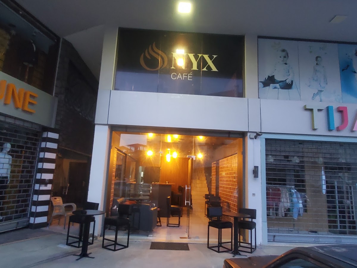 Onyx cafe — photograph 3