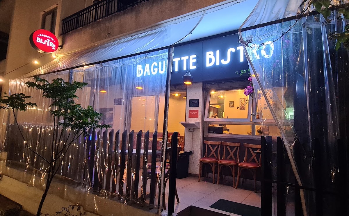 Baguette de Paris Mar Mikhael