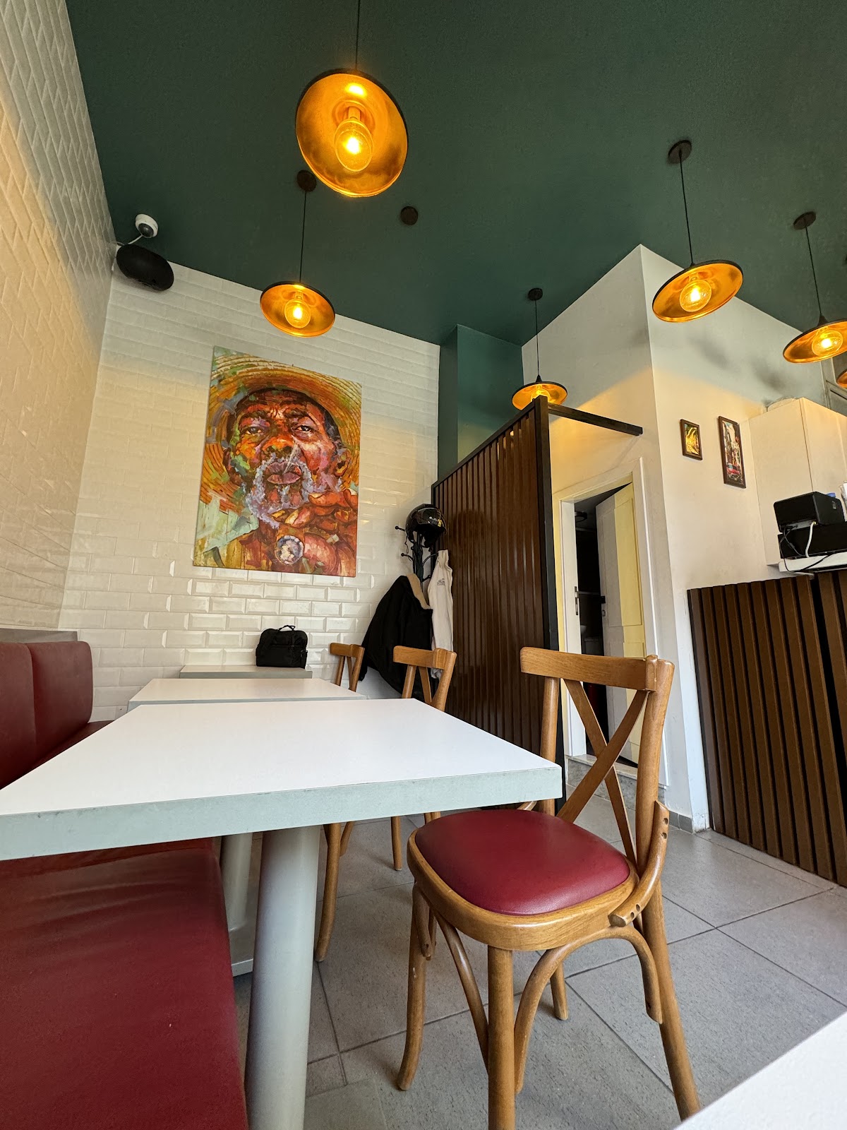 Baguette de Paris Mar Mikhael — photograph 5