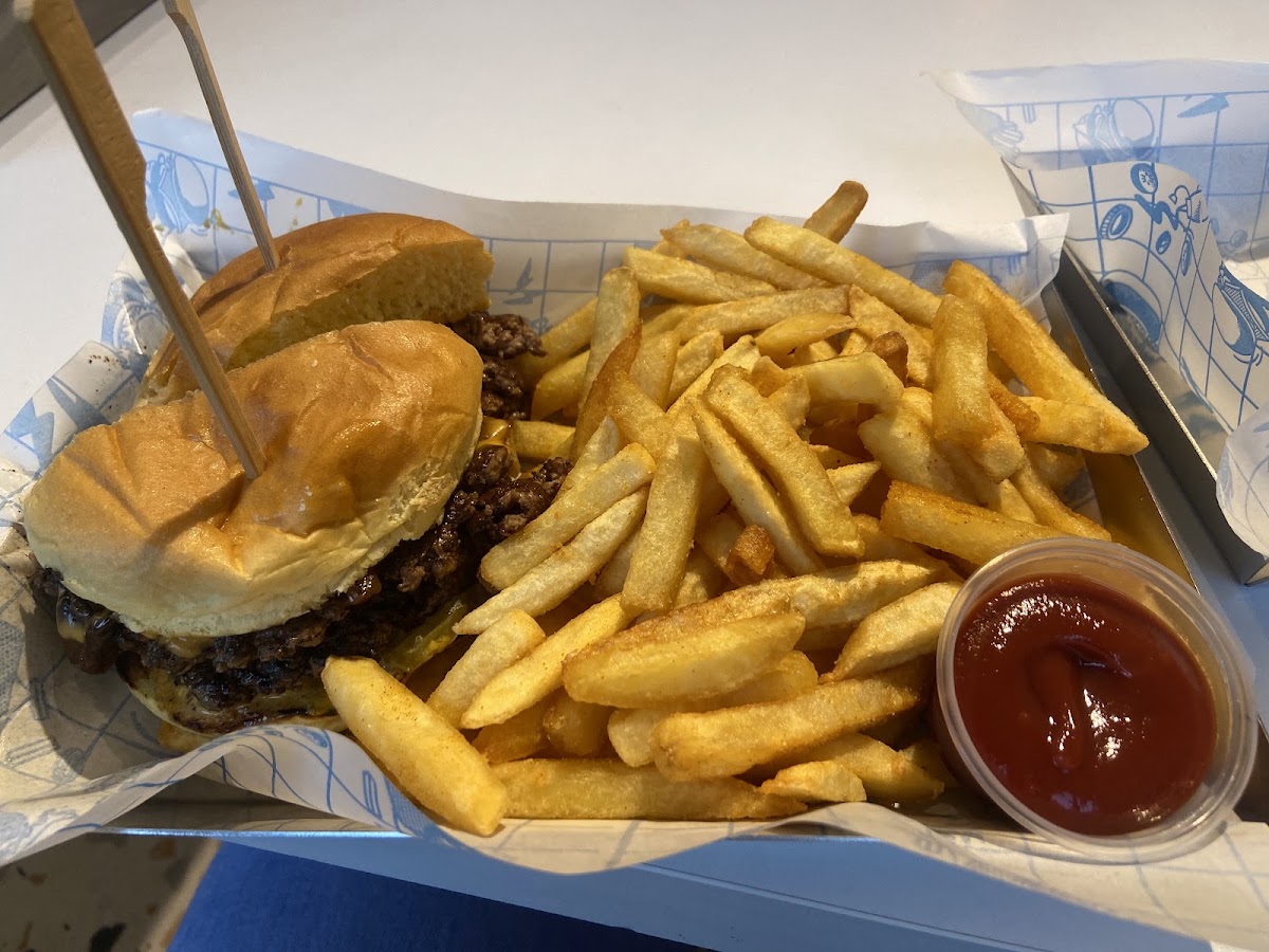 Burger Al Abtal — photograph 3