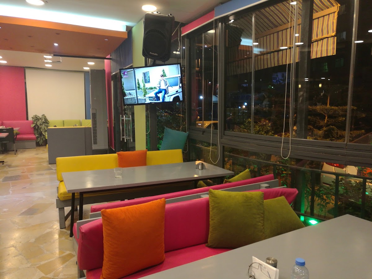 Diamond Cafe — photograph 6