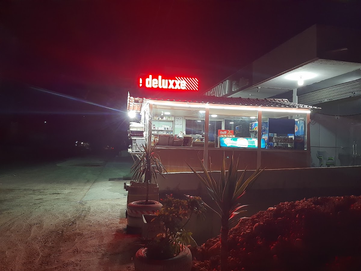 Cafe deluxxe — photograph 2