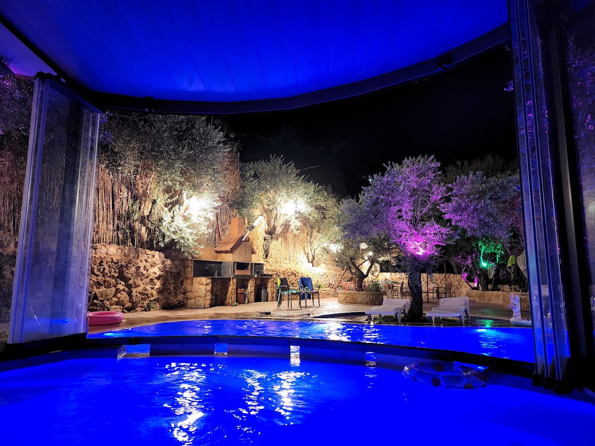 Lamar Private Pools