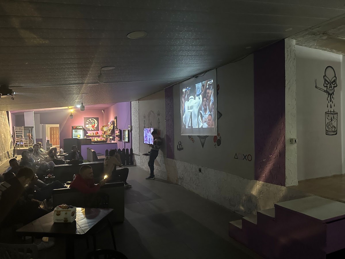 bo2 cafe and entertainment center — photograph 2