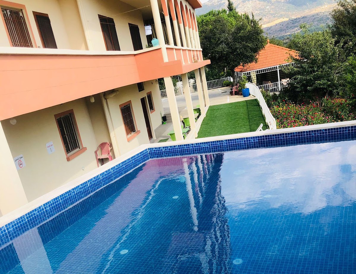 Ain w Zain Guesthouse & Apartments