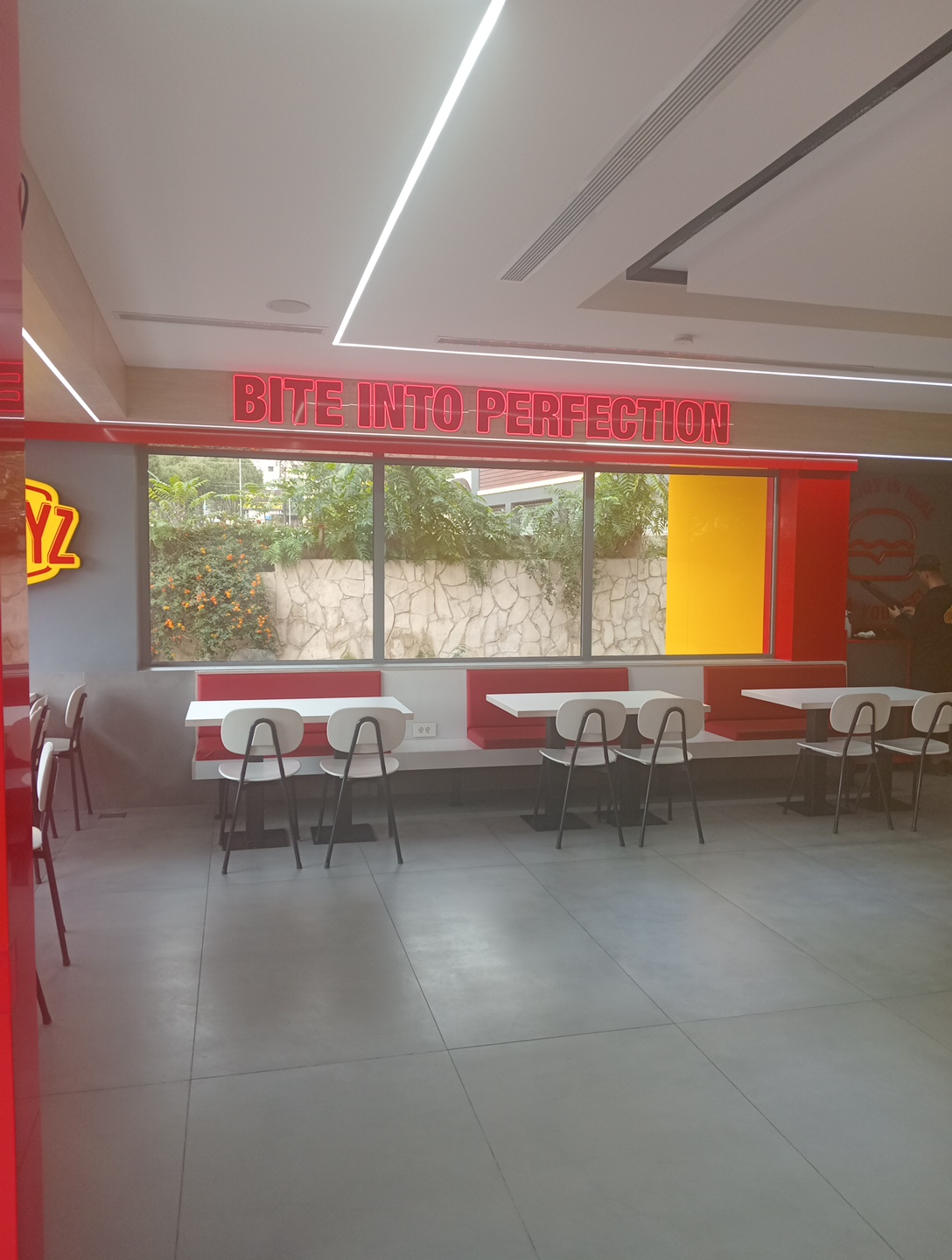 Crunchyz Burgers — photograph 4