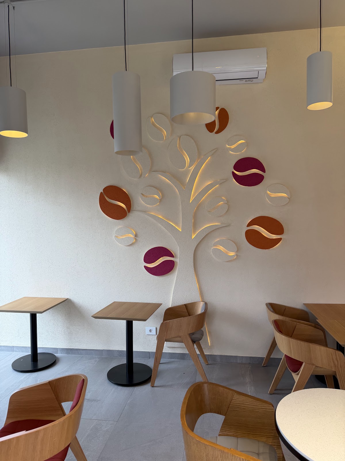 Dunkin' Donuts — photograph 3