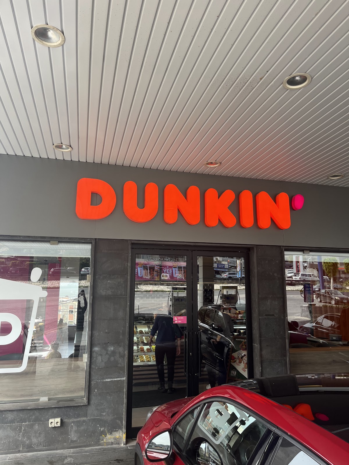 Dunkin' Donuts — photograph 4