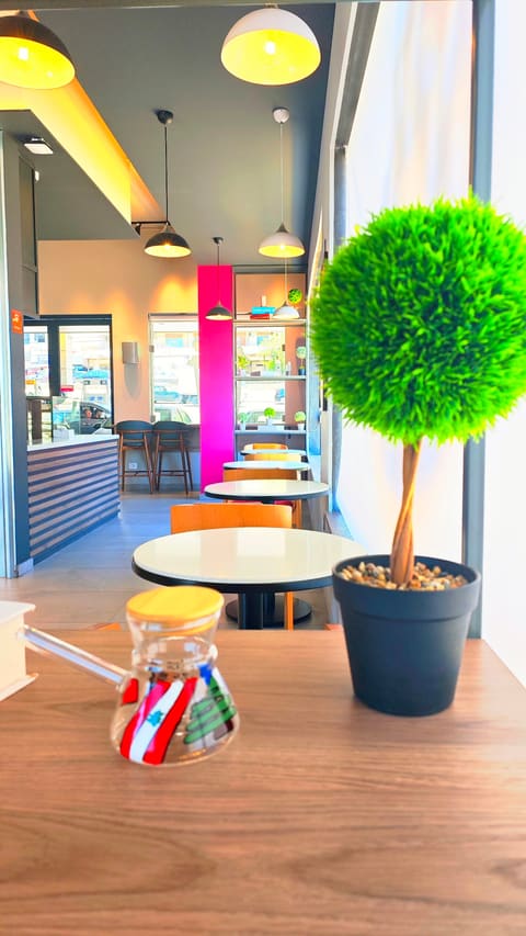 Dunkin' Donuts — photograph 6