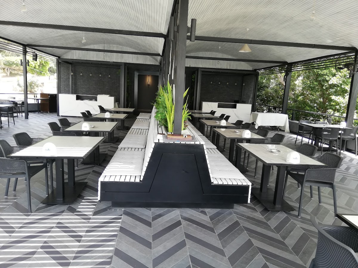 Louis Grill — photograph 3
