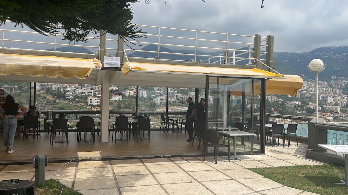 Dania’s Restaurant — photograph 3