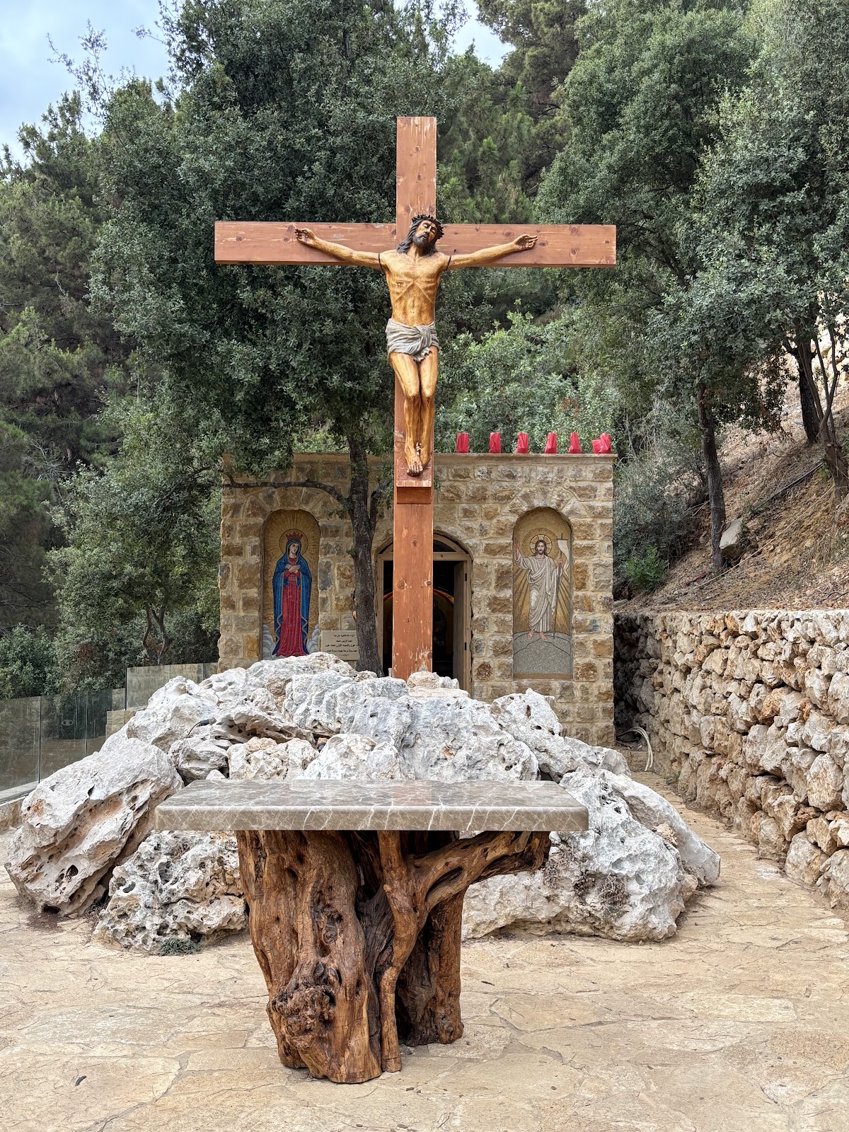 Jesus Statue — photograph 5